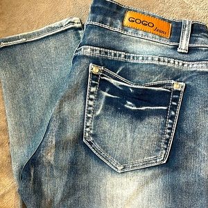 Beautiful jewel buttons, stretchy, size 9 jeans